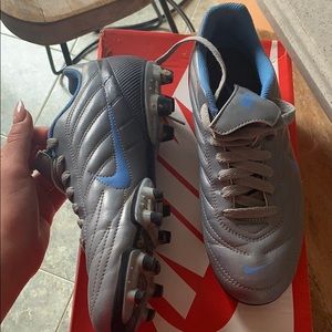 Soccer cleats blue/grey size 8W